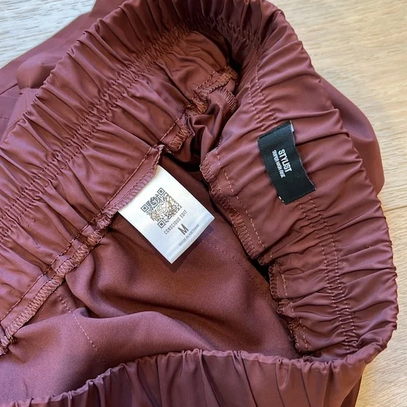 Express Stylist Super High Waisted Pleated Pull On Shorts in Size Medium - Picture 10 of 11